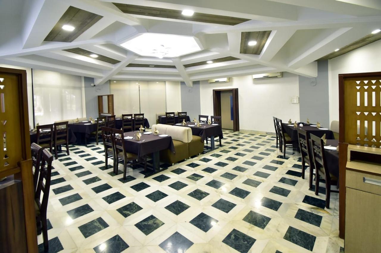 Caves County Resort Mālegaon 외부 사진