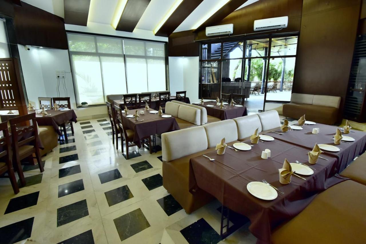 Caves County Resort Mālegaon 외부 사진