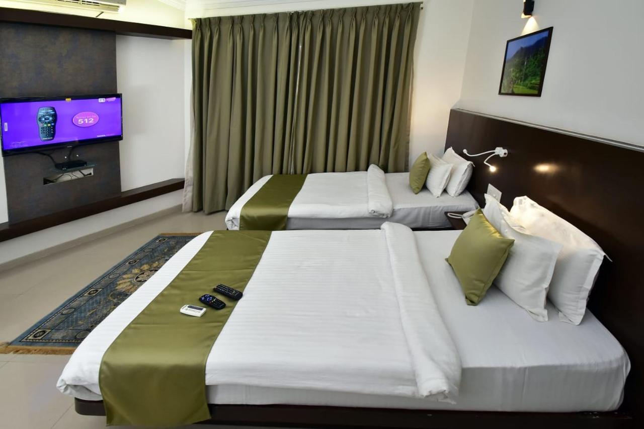 Caves County Resort Mālegaon 외부 사진