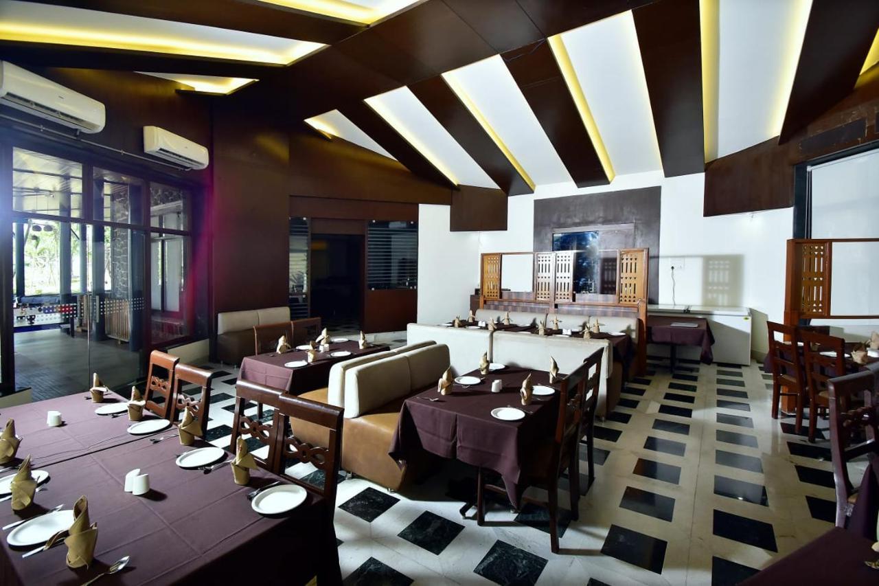 Caves County Resort Mālegaon 외부 사진