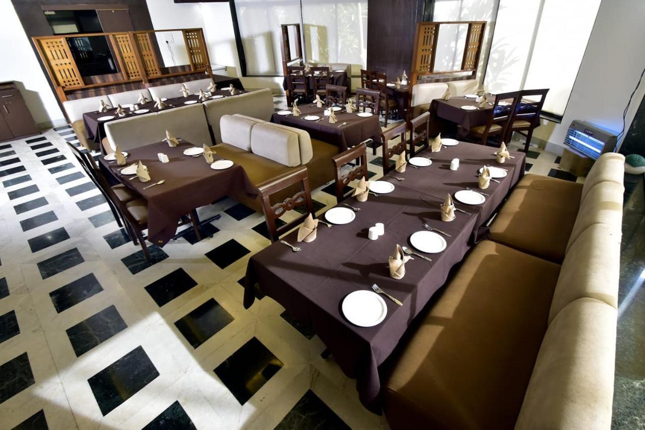 Caves County Resort Mālegaon 외부 사진