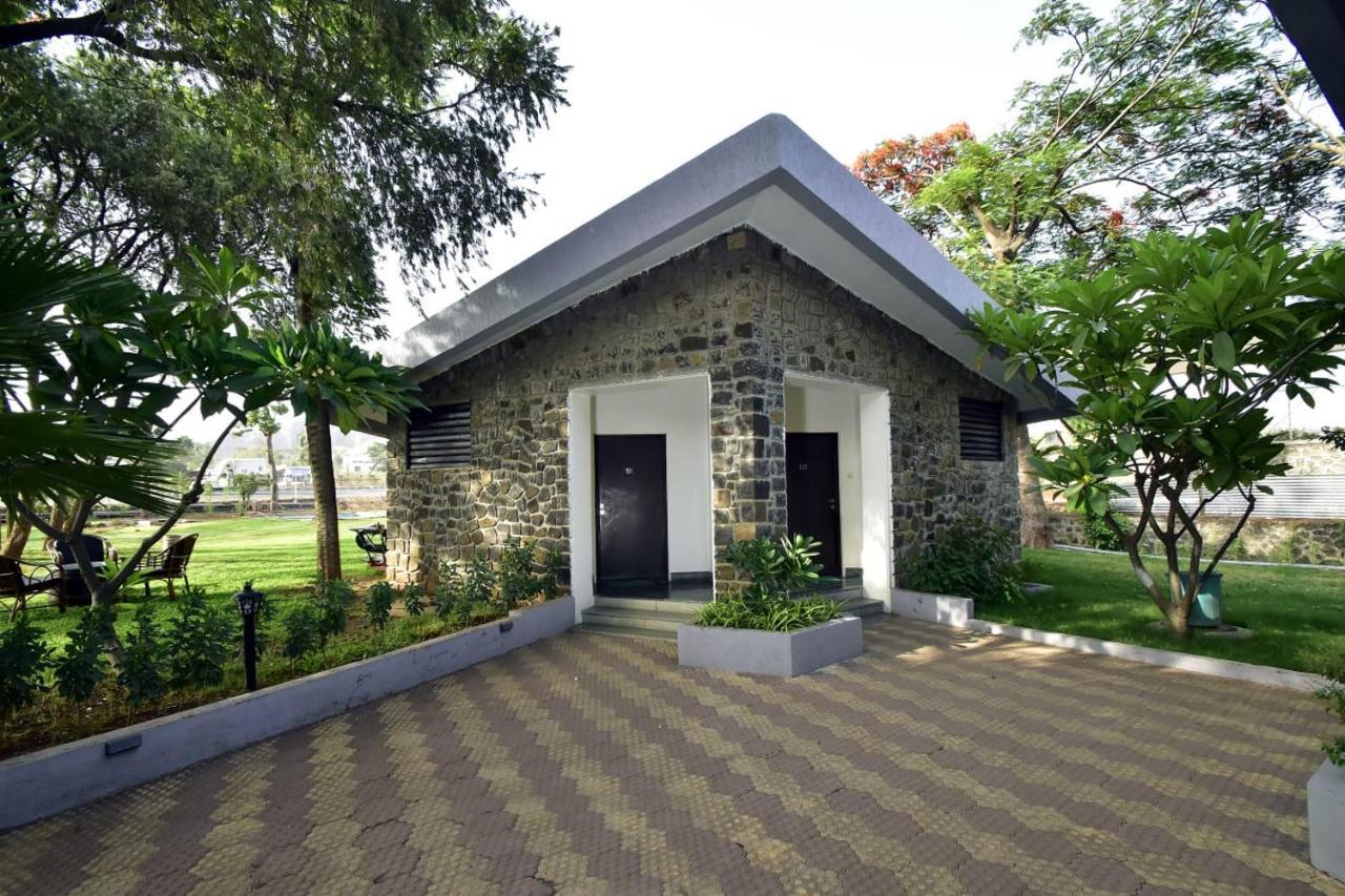 Caves County Resort Mālegaon 외부 사진