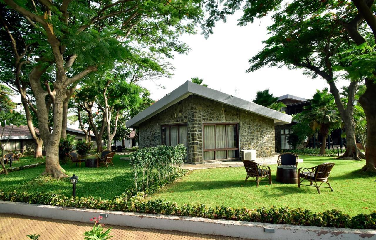 Caves County Resort Mālegaon 외부 사진